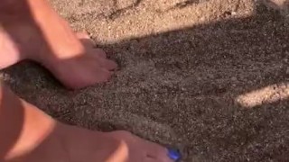 Goddess Gstar: flashing pussy in public!