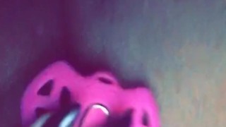 Bbw self satisfies her pussy with 2 toys