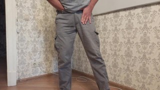 Desperate pee in my jeans. Cannot keep it more!