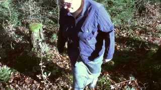 2 mal Pinkeln im Wald