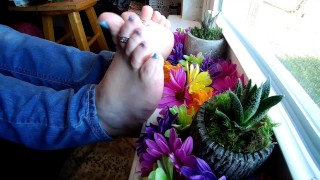 Jerk off foot tease 2