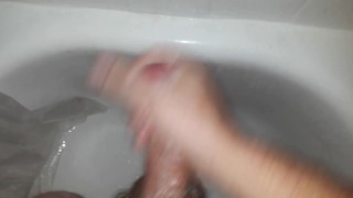 Guy jerking off ( moaning, nice cumshot)