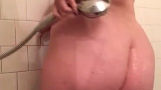 Curvy Goth Girl Strips and Rinses off for You