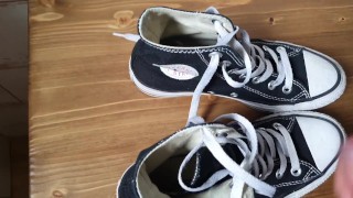 Cumming on her small sexy Converse
