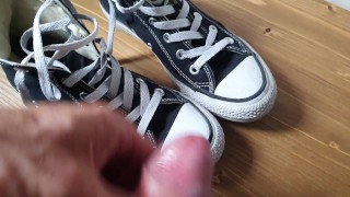 Cumming on her small sexy Converse