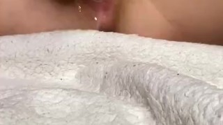Kattelovelyy CB play she plays with her pussy ! amateur alone in my room I experience the squirt 