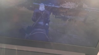 Во время компьютерной игры "Ведьмак" кончать одно удовольствие.