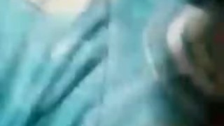 Joven caliente quiere sexo con estraños y follar