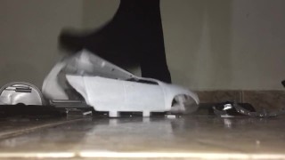 FOOT MASTER CRUSHING A CAR / FOOT FETISH / FEETFETISH