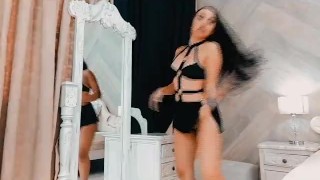 Hot girl films herself dancing naked for her boyfriend
