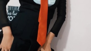 Colegiala otaku es grabada por su novio