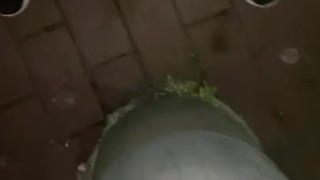 野外　おしっこ