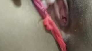 Delicioso y jugoso coño masturbado