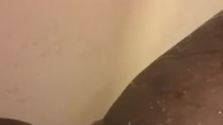 Ebony girl likes to squirt 