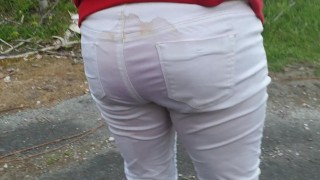 AliceWetting - Watch me squat and wet myself right in front of you like a good girl ;)