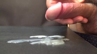 オナ禁14日間ぶりのご褒美射精はとても濃厚でした。