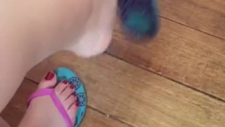 @tici_feet IG ticii feet tici feet ticii_feet dangling blue havaianas, red toes!