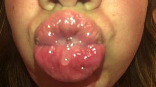 Juicy Lips in Slow Motion 