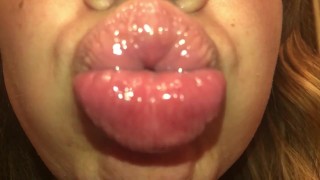 Juicy Lips in Slow Motion 