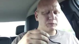 piggy eating cake in car