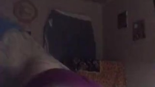 Sexy milf twerks