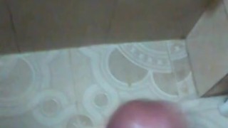  se la corre hasta botar leche 