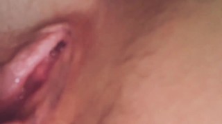 1k subscribers! My pussy is trying to tell you all something;p extreme closeup