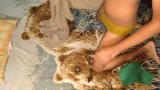 Asian skinny gay boy fucks a towel in a creative way. Asian boy's Pillow Fuck. 