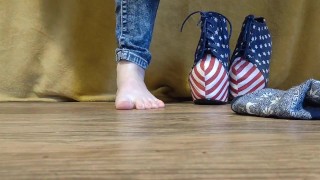 ASMR _ Egg crush ( Bare feet )