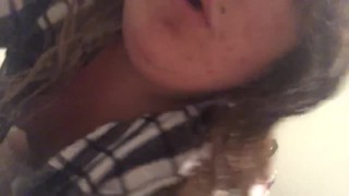 Thick White Girl Shakes Ass