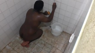 Cleaning my bathroom part 1