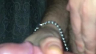 Close shot of jerking out a load