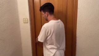 hetero se deja romper el culo por dinero