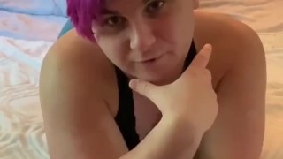 Emo tranny slut wants to you to beat off for her 