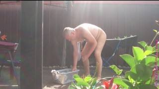 Wäsche aufhängen in Feinstrumpfhose 2