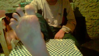 Mostrando mis pies por primera vez