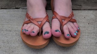 MILF Mistress Vixie Teasing in Flip Flops 60FPS
