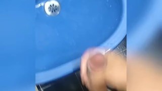 Masturbacion en el baño 