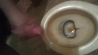 Me masturbo en casa en cuarentena..Rica verga