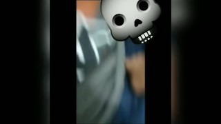 Me desvisto y me masturbo duro
