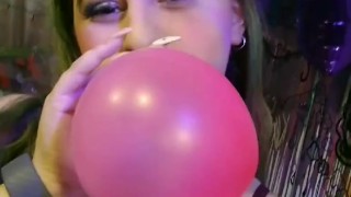 Kendal kink sneak peak behind the scenes balloon filled CamRoom&halloween deco blowing Up 
