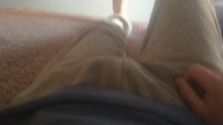 Masturbardome en mi cama
