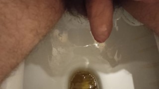 Morning piss and cock warm-up ... Утренний писсинг и разминка члена.
