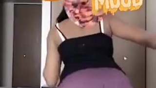 Wanna see me naked ??!?
