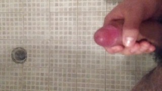 Me masturbo en la ducha