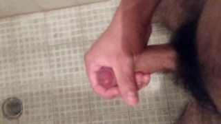 Me masturbo en la ducha