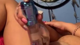 Wet pussy loves the toy 