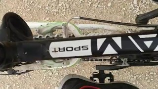 Outdoor - Nackt auf dem Fahrrad