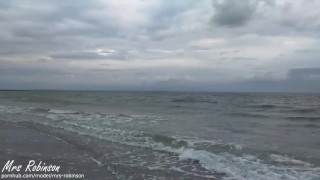 Risky Sex on a Public beach with a totally Nude Milf