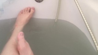 BATH FEET TEASE 